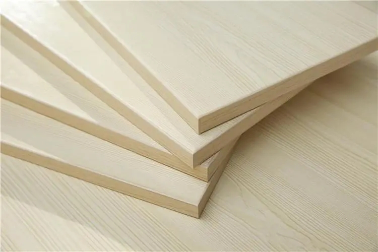 Pilihan perekat lelehan panas di industri pelapis tepi furnitur panel.